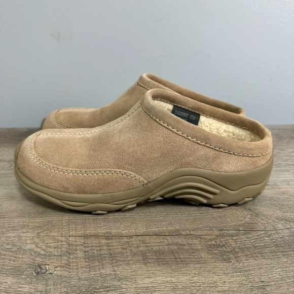 Mootsie Tootsie Women’s Suede Mules sz 6 Fur Lined NEW  M-34 - Picture 1 of 7